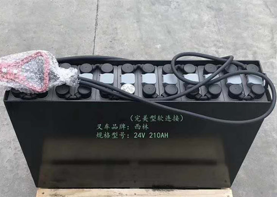 叉車蓄電池充電時產(chǎn)生電化學反應需注意